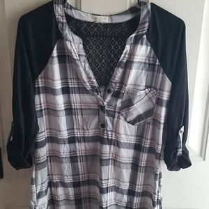 Plaid 3/4 sleeve top!